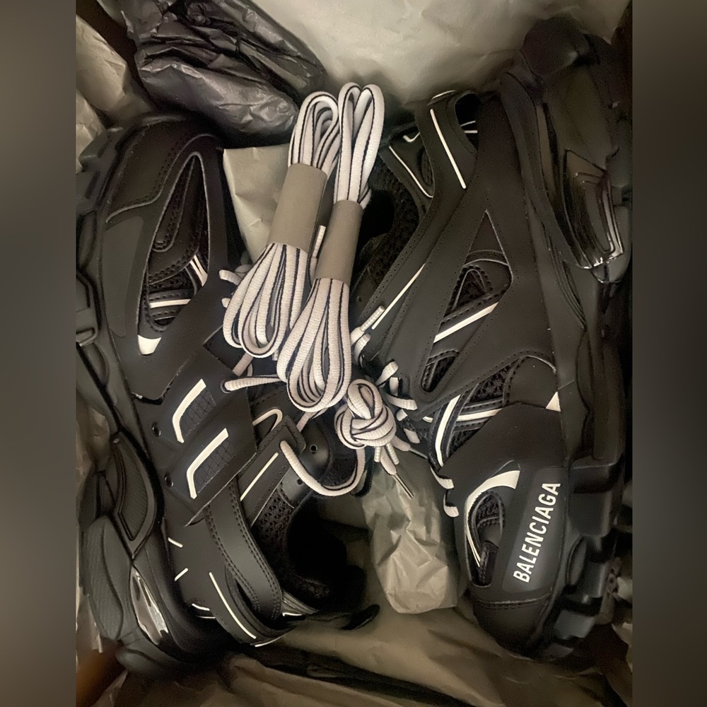 Balenciaga triple s runner size 38